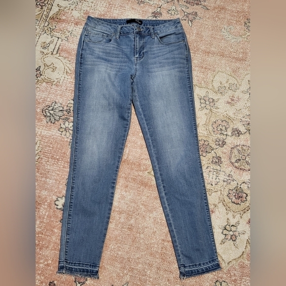 1822 Denim Light Wash Frayed Hem Zip Stretchy Skinny Ankle Jeans Size 6 - Picture 1 of 12
